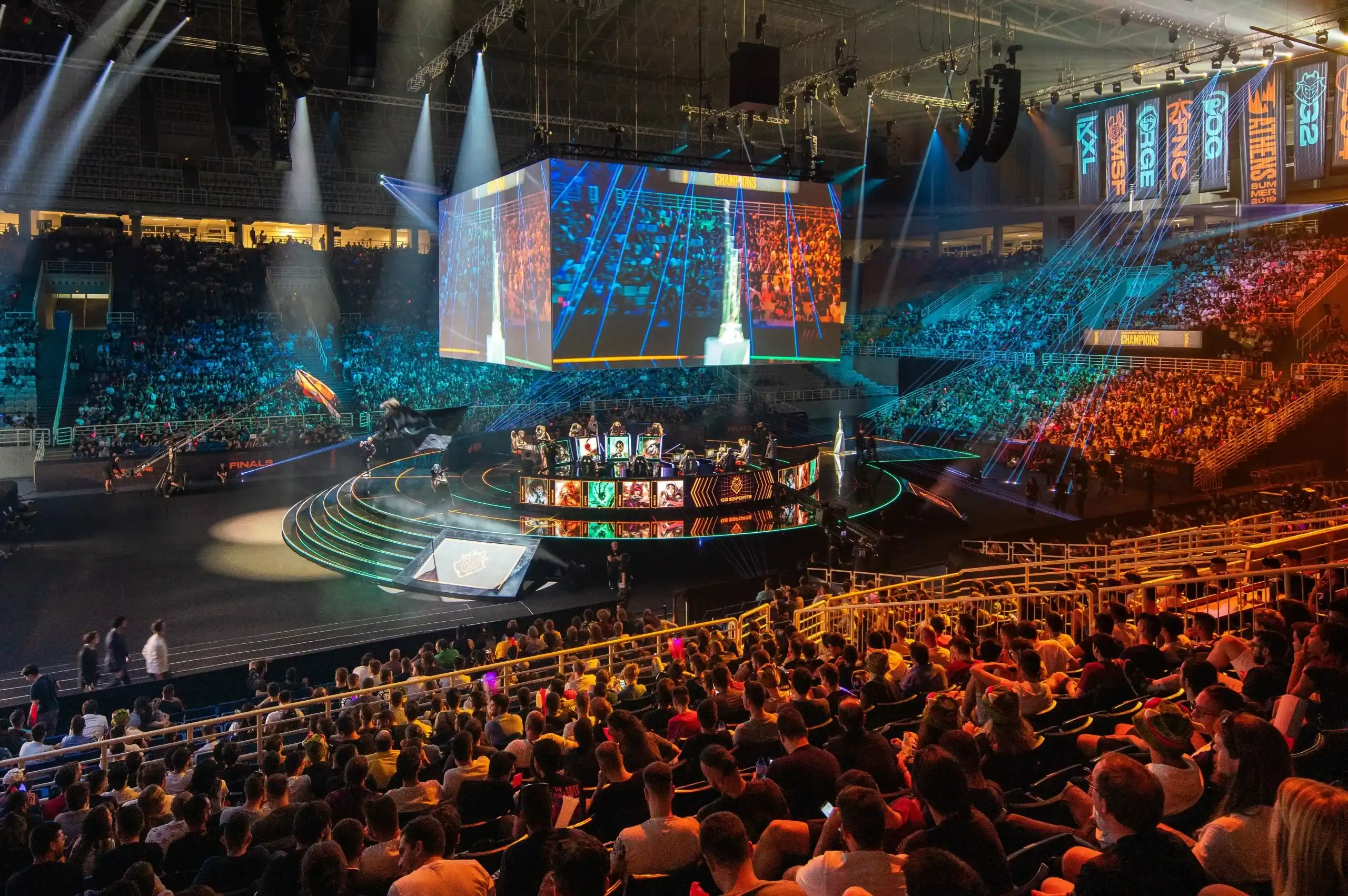 LEC Summer 2025: Překvapení a dominance během druhého hracího dne úvodního víkendu