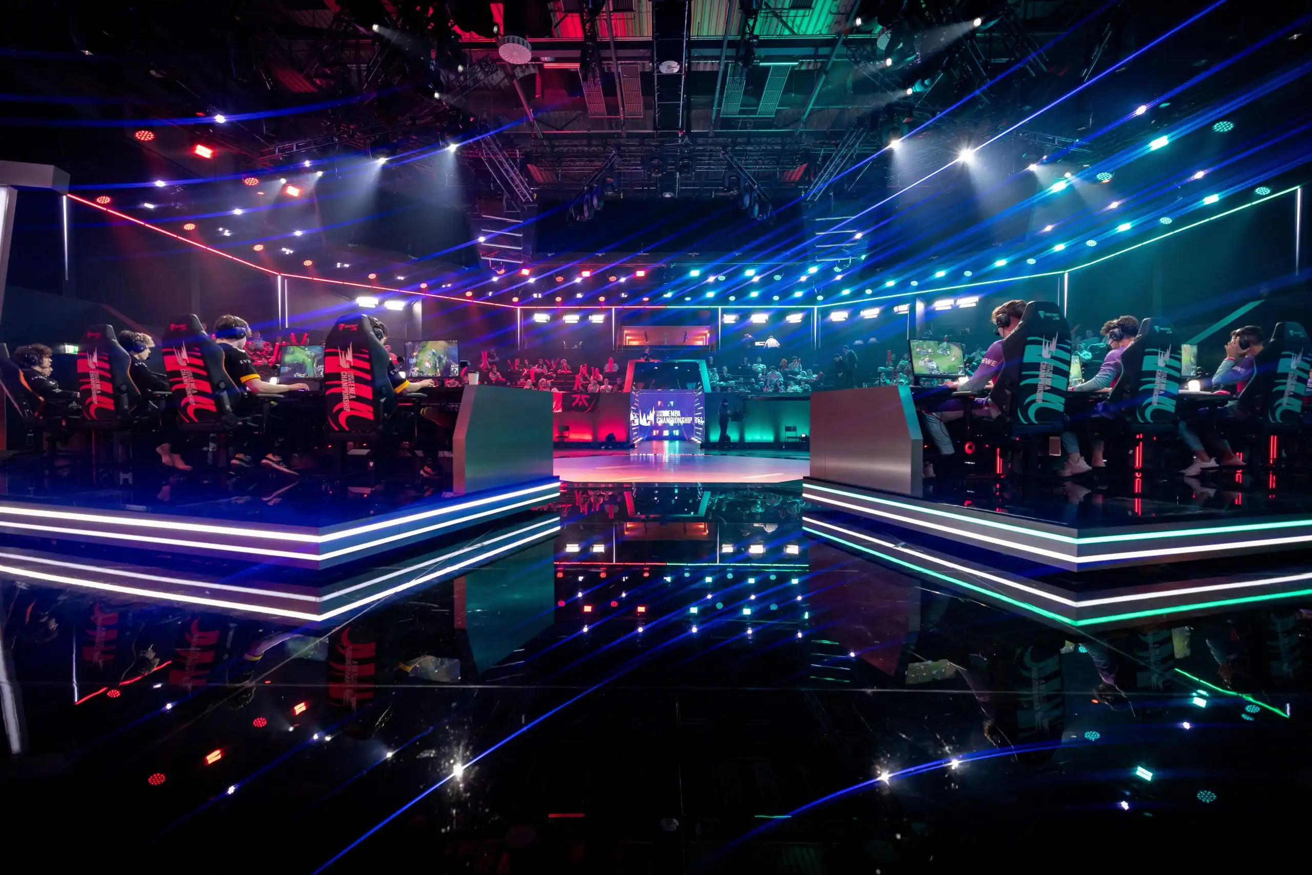 LEC Summer Split startuje: NAVI dostali výprask, Fnatic konečně slavili