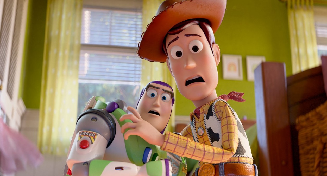 Toy Story 5 v novém traileru ukazuje návrat Woodyho ke své partě